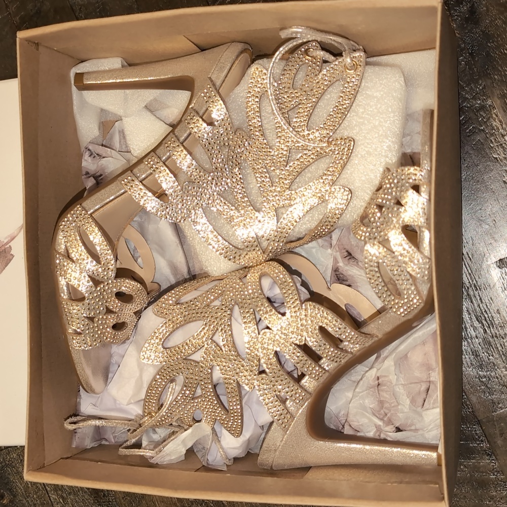 Jessica Simpson Women's Beaded Heels - Champagne / Pearl Gold